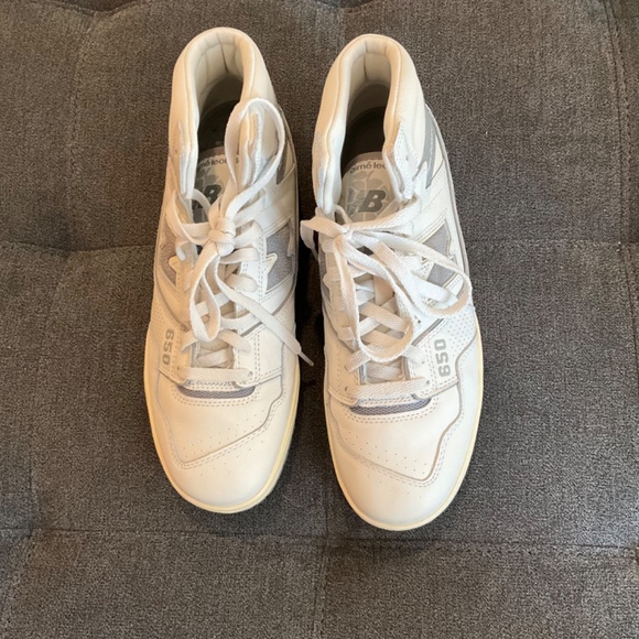 EUC ALD + New Balance 650 White Sneaker Size 10 main image 7